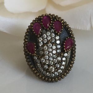 Gorgeous vintage design ring in sterling silver